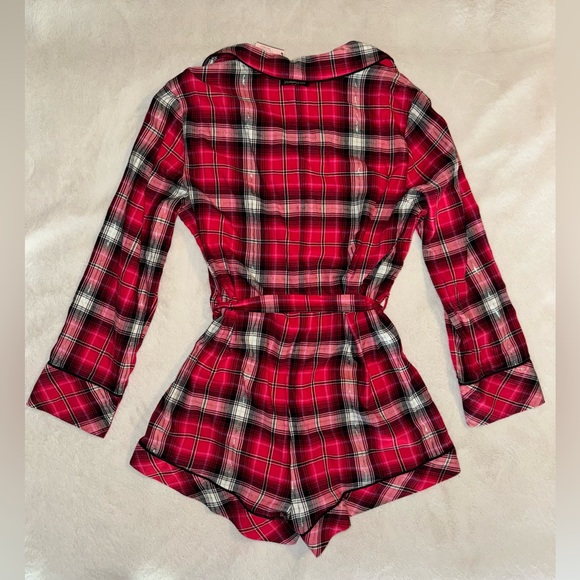 Victorias Secret Holiday Romper Pajamas NWT Medium - Picture 2 of 6